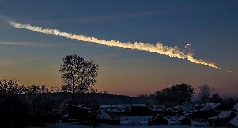 Chelyabinsk Meteor Exploded Over Russia - The Asteroid Hunters: 10 Years Preparing For “Armageddon”