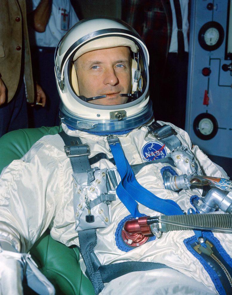 Astronaut Thomas Stafford Training - Space Pioneer Thomas Stafford, Legendary Apollo 10 Commander, Dies At 93