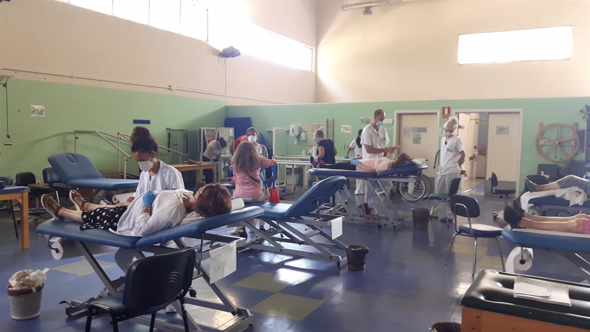 Hospital Virgen del Roco destaca que se ha triplicado la atencin de Fisioterapia al paciente crtico y hospitalizado
