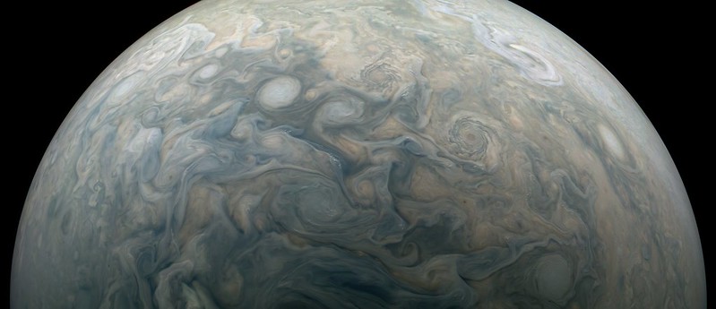 Here’s What it Would Be Like to Fly Low Over Jupiter’s Cloudtops