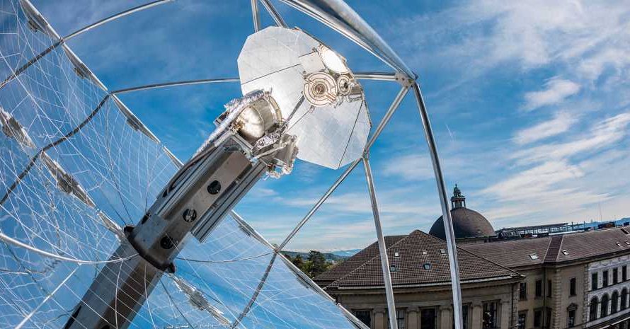 Sun-powered generator makes liquid fuel out of thin air