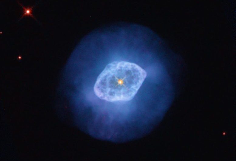 Hubble Space Telescope’s View of Planetary Nebula Reveals Complex Structure