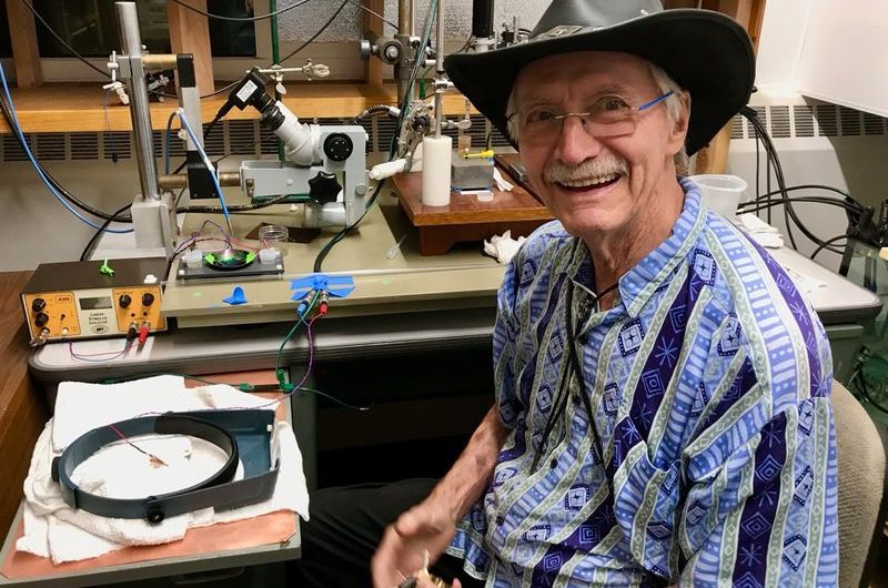 Biophysicist Adrianus Kalmijn Dies at 88